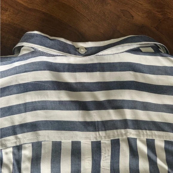 Alex & Jordan Blue & White Striped Button-Up Short Sleeve Shirt Women’s S NWOT - Picture 10 of 11
